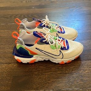 Nike NSW React Vision Women’s Sneakers Size 9